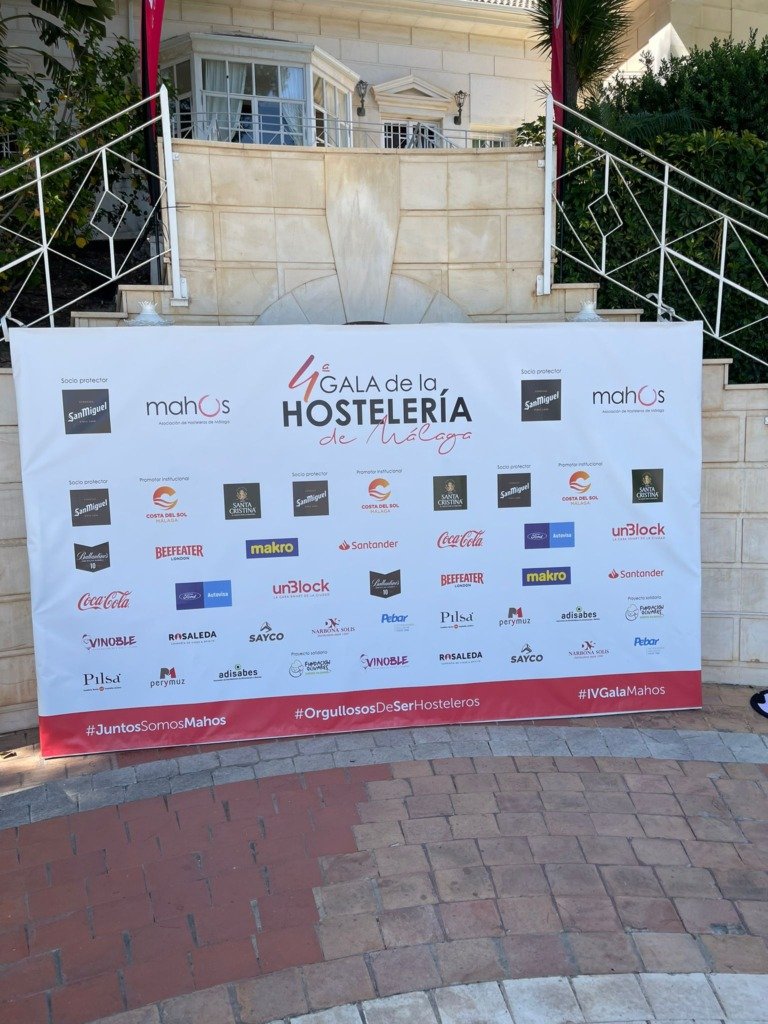 Photocall impreso con logotipos de patrocinadores para la Gala de la Hostelería de Málaga
